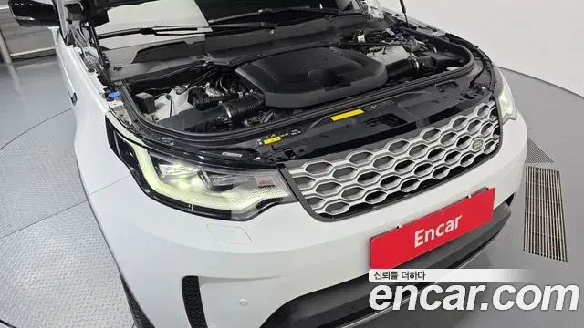 Land Rover Discovery 5 2024 — ფოტო 23/33
