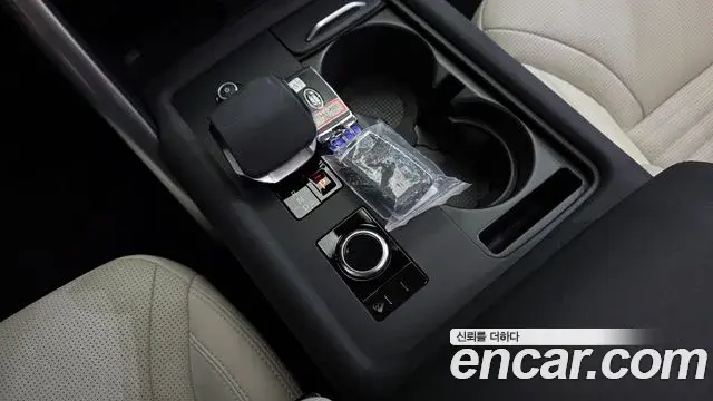 Land Rover Discovery 5 2024 — ფოტო 14/33