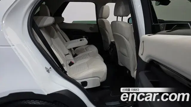 Land Rover Discovery 5 2024 — ფოტო 24/33