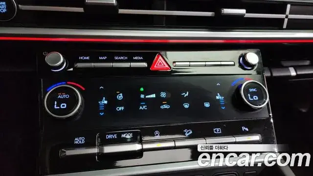 Hyundai Santa Fe 2024 — Photo 13/38