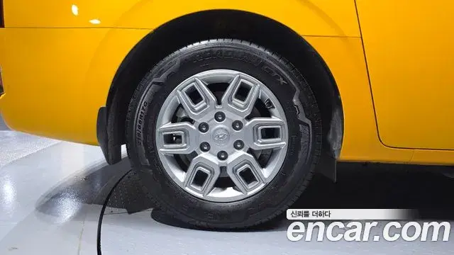 Hyundai Staria 2023 — Şəkil 24/34