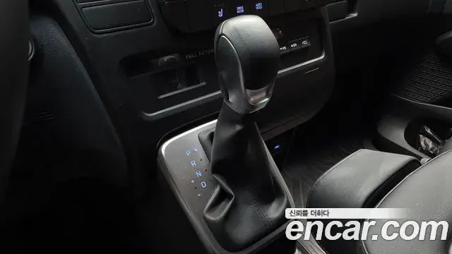 Hyundai Staria 2023 — Şəkil 19/34