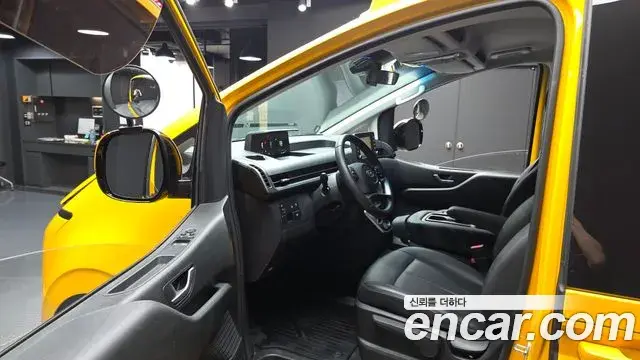 Hyundai Staria 2023 — Şəkil 30/34