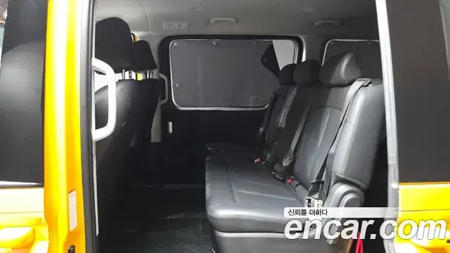 Hyundai Staria 2023 — Şəkil 21/34