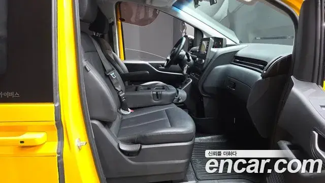 Hyundai Staria 2023 — Şəkil 2/34