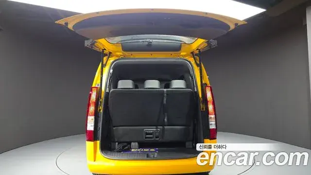 Hyundai Staria 2023 — Şəkil 27/34