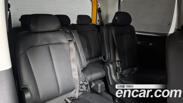 Hyundai Staria 2023 — Şəkil 15/34