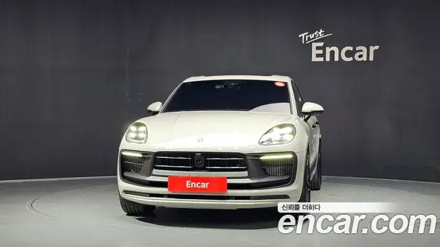 Porsche Macan 2024 — Şəkil 11/32