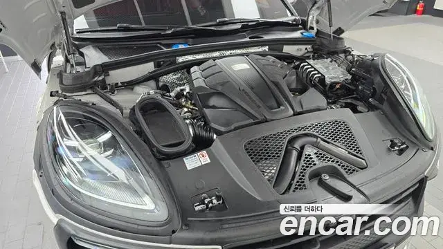 Porsche Macan 2024 — Şəkil 2/32