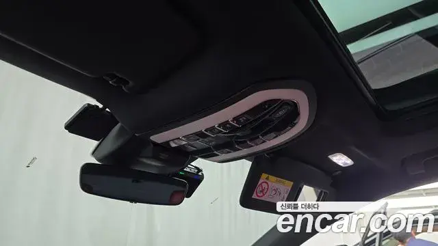 Porsche Macan 2024 — Şəkil 12/32