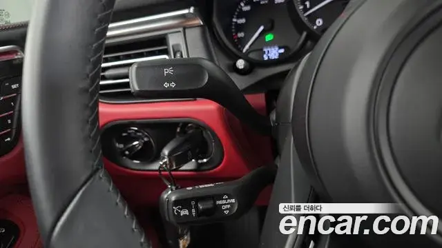 Porsche Macan 2024 — Şəkil 8/32