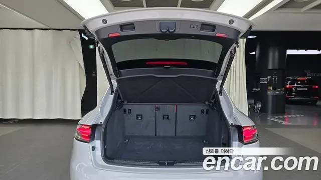 Porsche Macan 2024 — Şəkil 22/32
