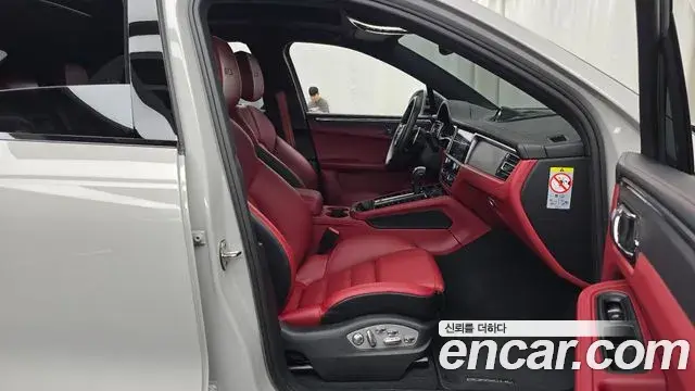 Porsche Macan 2024 — Şəkil 18/32