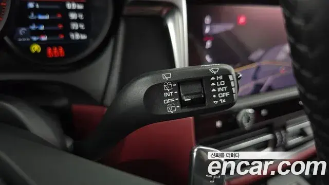Porsche Macan 2024 — Şəkil 23/32
