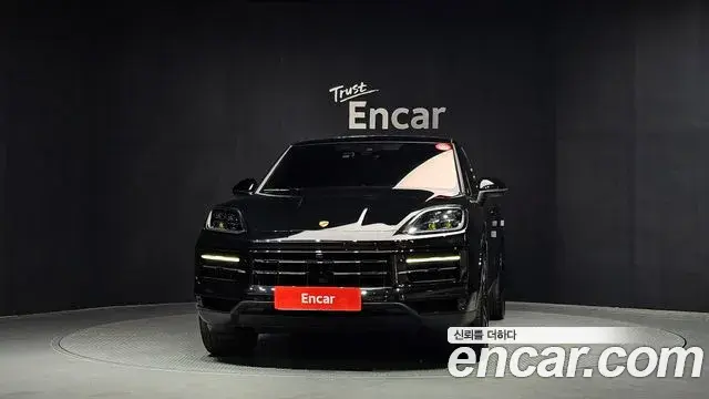 Porsche Cayenne 2025 — ფოტო 17/31