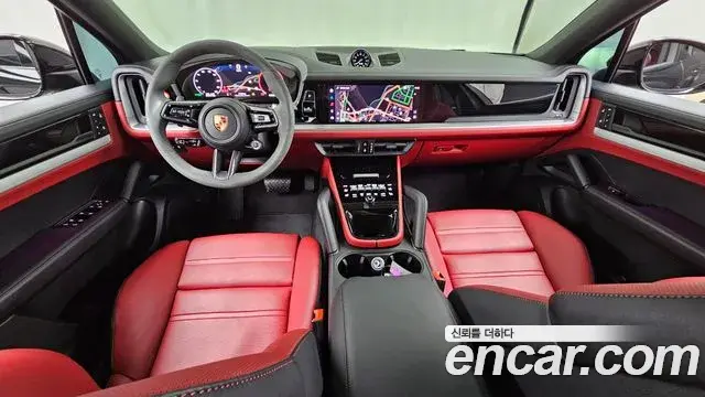 Porsche Cayenne 2025 — ფოტო 7/31