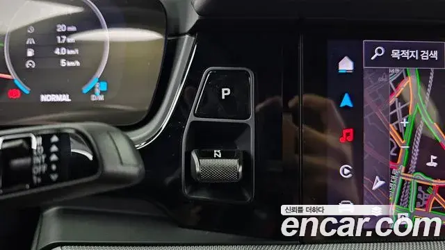 Porsche Cayenne 2025 — ფოტო 25/31