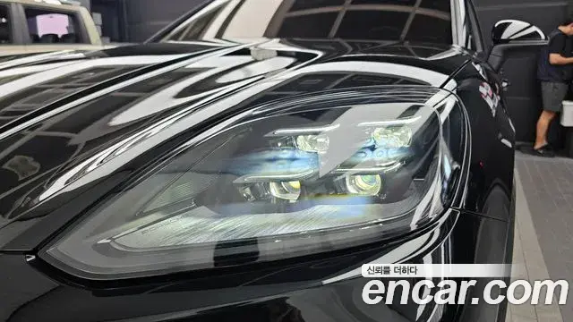 Porsche Cayenne 2025 — ფოტო 18/31
