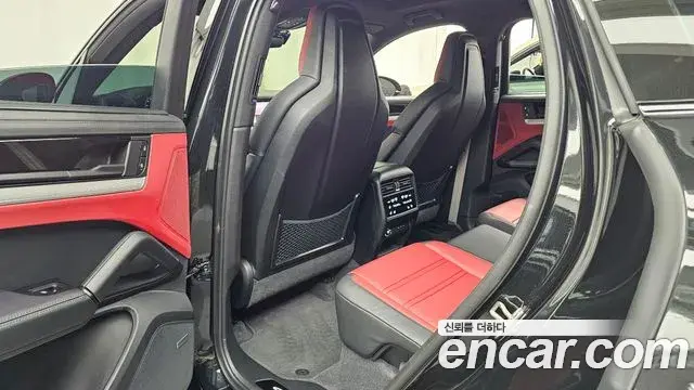 Porsche Cayenne 2025 — ფოტო 11/31