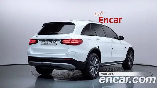 Mercedes-Benz GLC-Class 2018 — Фото 1/13