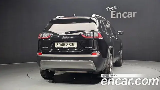 Jeep Cherokee 2020 — Şəkil 16/20