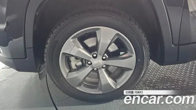 Jeep Cherokee 2020 — Şəkil 18/20