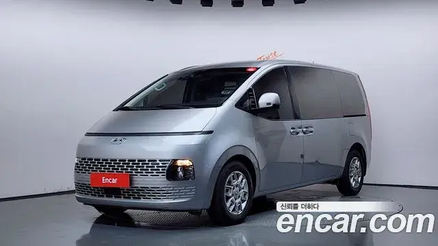 Hyundai Staria 2022 — Фото 1/20