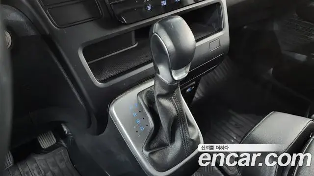 Hyundai Staria 2022 — Фото 9/20