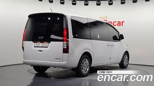 Hyundai Staria 2021 — Фото 2/20