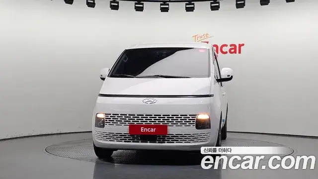 Hyundai Staria 2021 — Фото 3/20