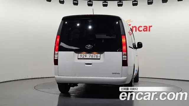 Hyundai Staria 2021 — Фото 4/20