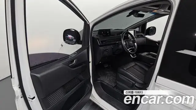 Hyundai Staria 2021 — Фото 10/20