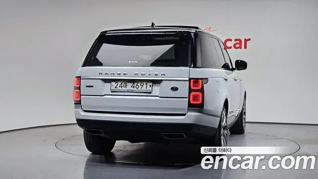 Land Rover Range Rover 2018 — Şəkil 26/31
