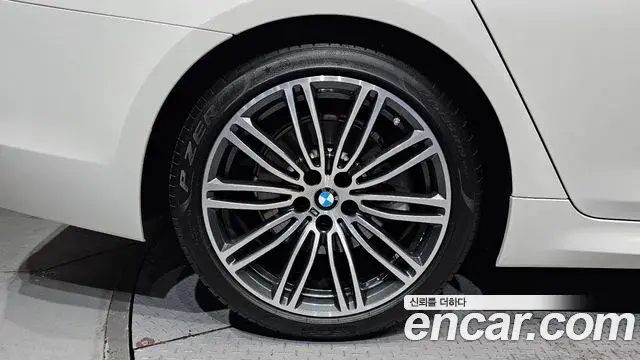 BMW 5 Series 2020 — ფოტო 21/31