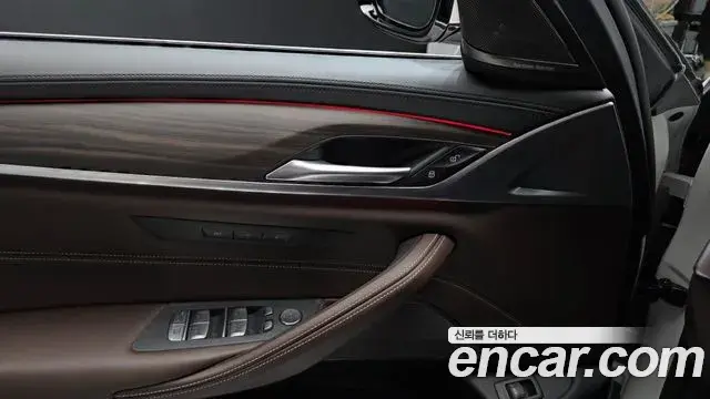 BMW 5 Series 2020 — ფოტო 18/31