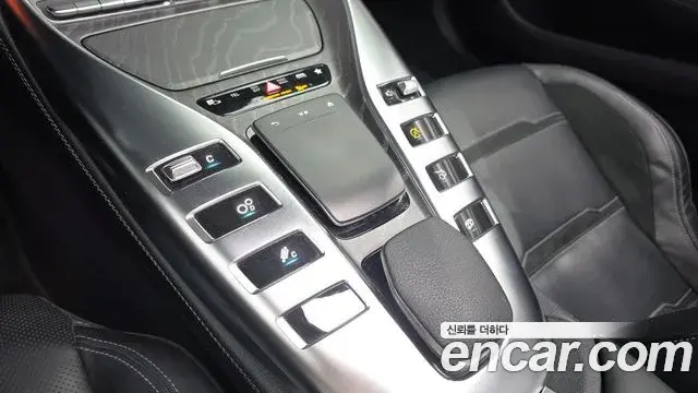 Mercedes-Benz AMG GT 2022 — Photo 12/20