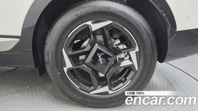 Kia Sportage 2025 — Photo 2/36