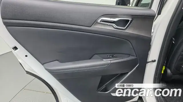 Kia Sportage 2025 — Photo 12/36