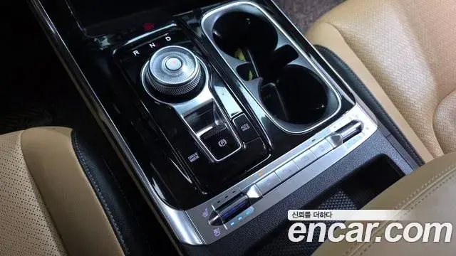 Kia Carnival 2022 — Photo 9/20