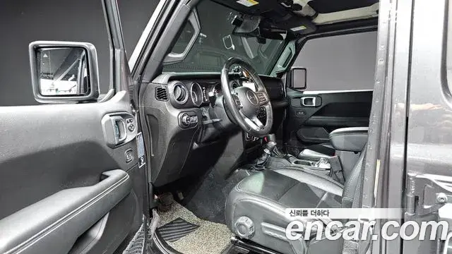 Jeep Wrangler 2019 — Фото 10/20
