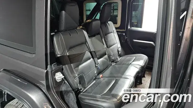Jeep Wrangler 2019 — Фото 11/20
