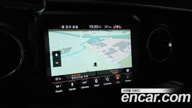 Jeep Wrangler 2019 — Фото 14/20