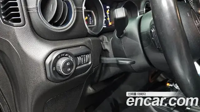 Jeep Wrangler 2019 — Фото 20/20
