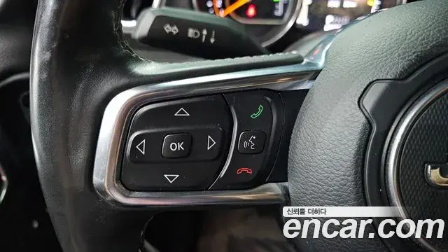 Jeep Wrangler 2019 — Şəkil 12/34