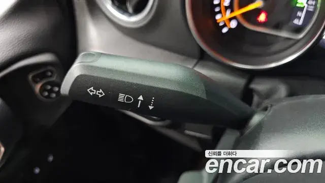 Jeep Wrangler 2019 — Şəkil 10/34