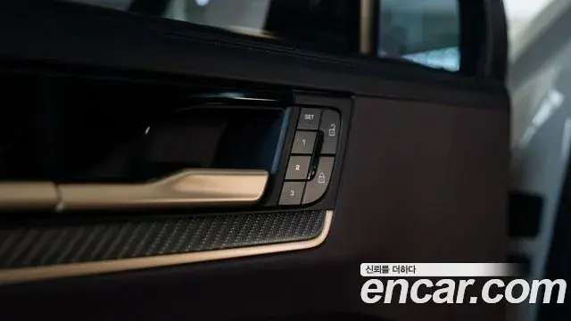 Porsche Cayenne 2025 — Photo 10/18