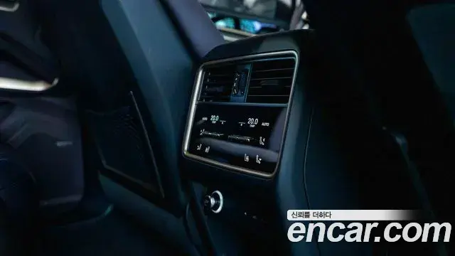 Porsche Cayenne 2025 — Photo 9/18