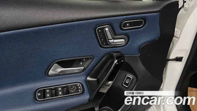 Mercedes-Benz A-Class 2020 — Фото 13/20