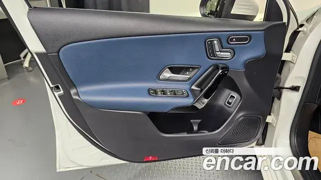 Mercedes-Benz A-Class 2020 — Photo 27/29