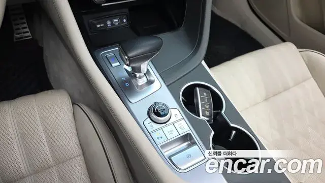 Genesis G70 2019 — ფოტო 23/39